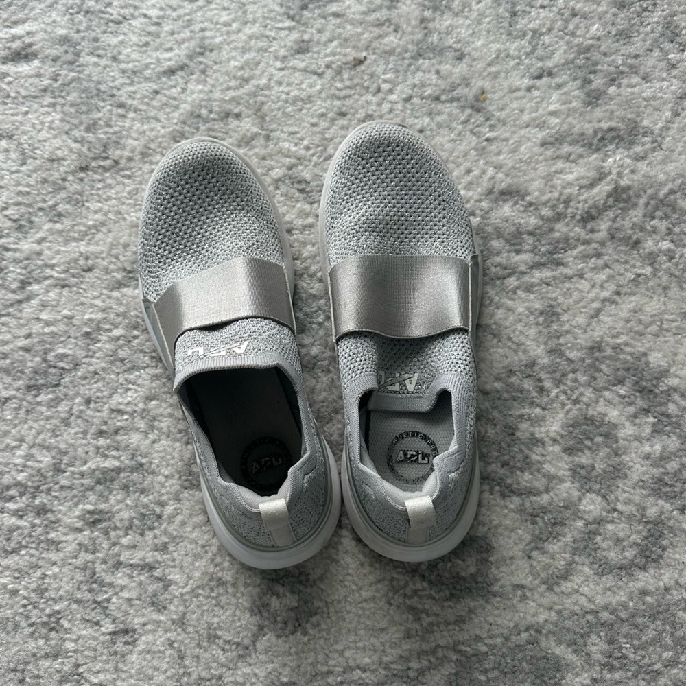 APL Gray/Silver Techloom Bliss Women’s Shoes - Size 7.5